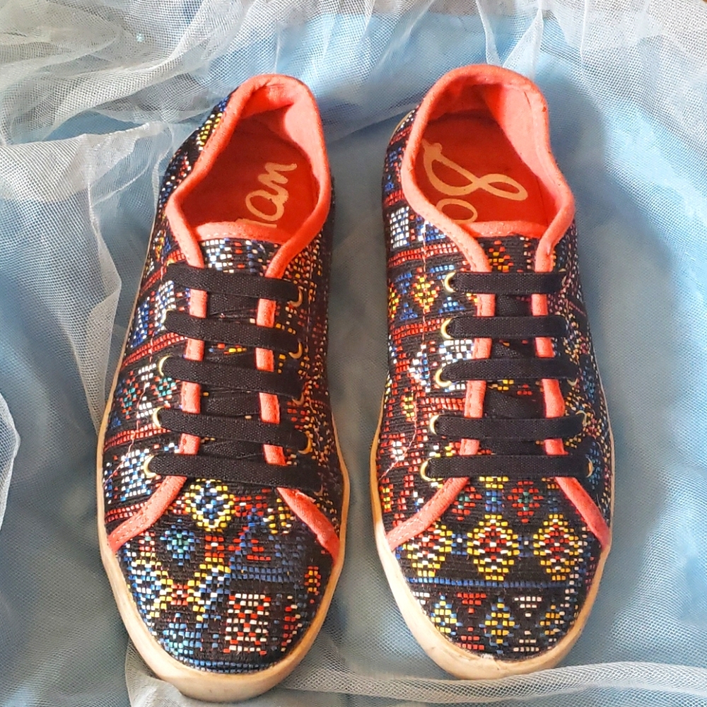 Slip on sneakers